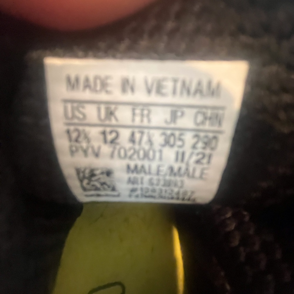 ULTRABOOST - Picture 4 of 5